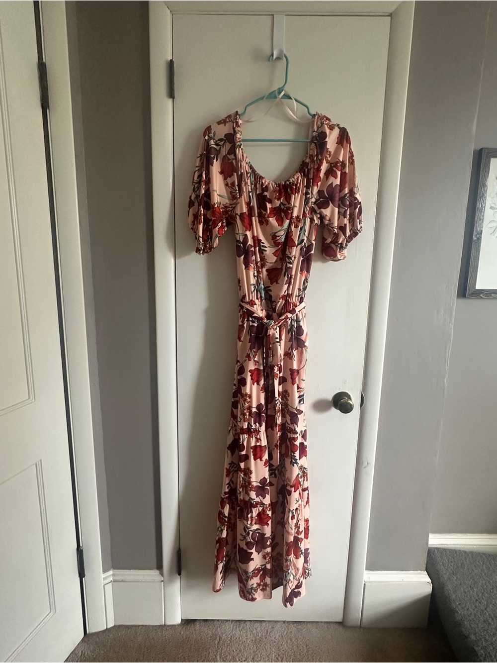 Alexia Admor Peach Floral Maxi Dress with Red & Burgundy Blooms